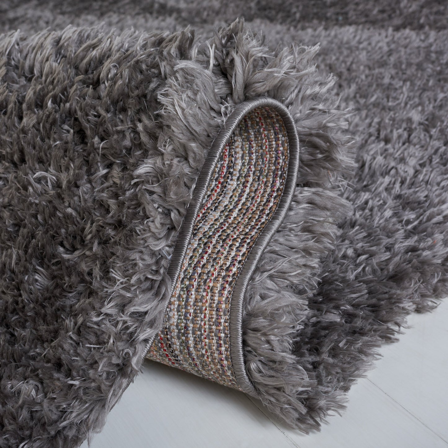 Tapis SAFAVIEH Flokati Shag Wynne de 7 cm d'épaisseur