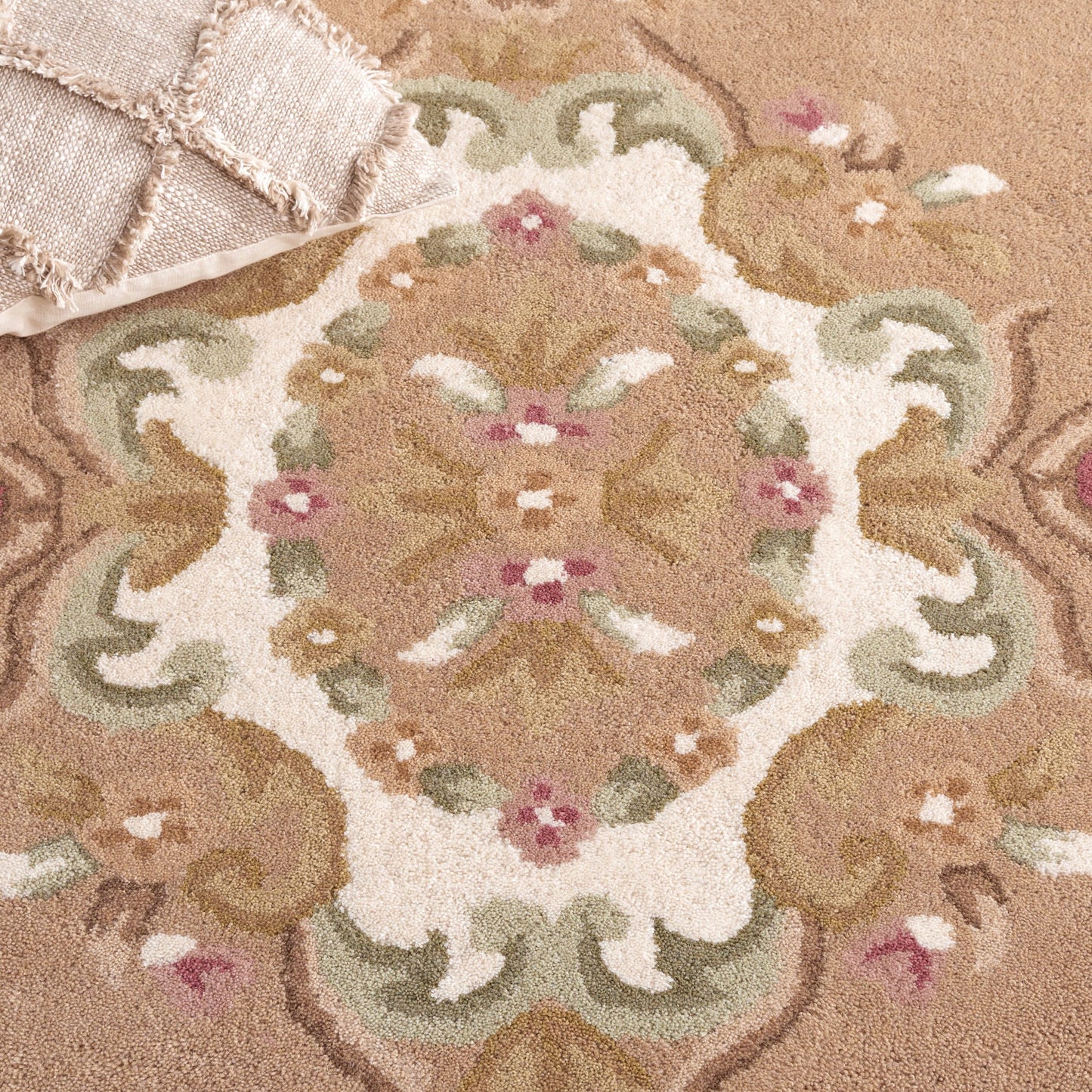 Tapis traditionnel en laine SAFAVIEH fait main, style Aubusson Hale.