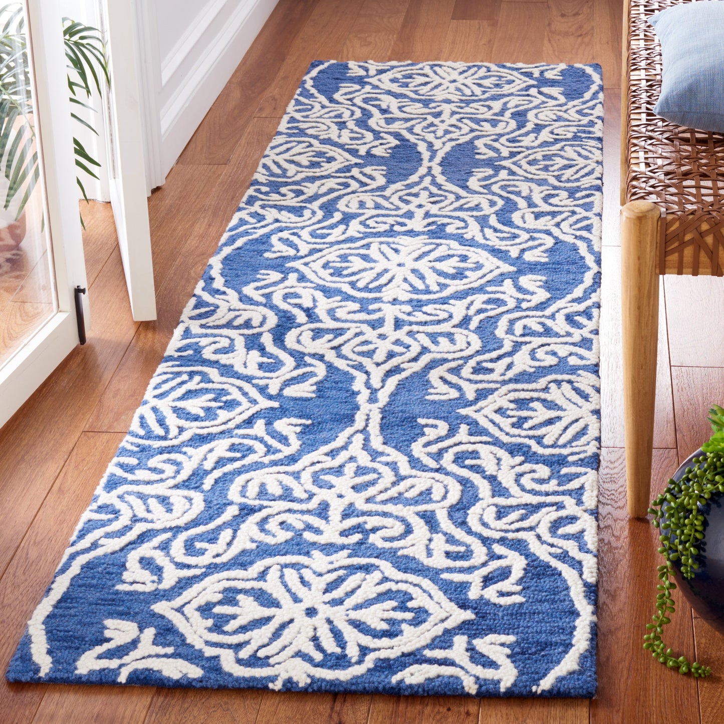Tapis en laine moderne à motif floral SAFAVIEH fait main Blossom Cateluta