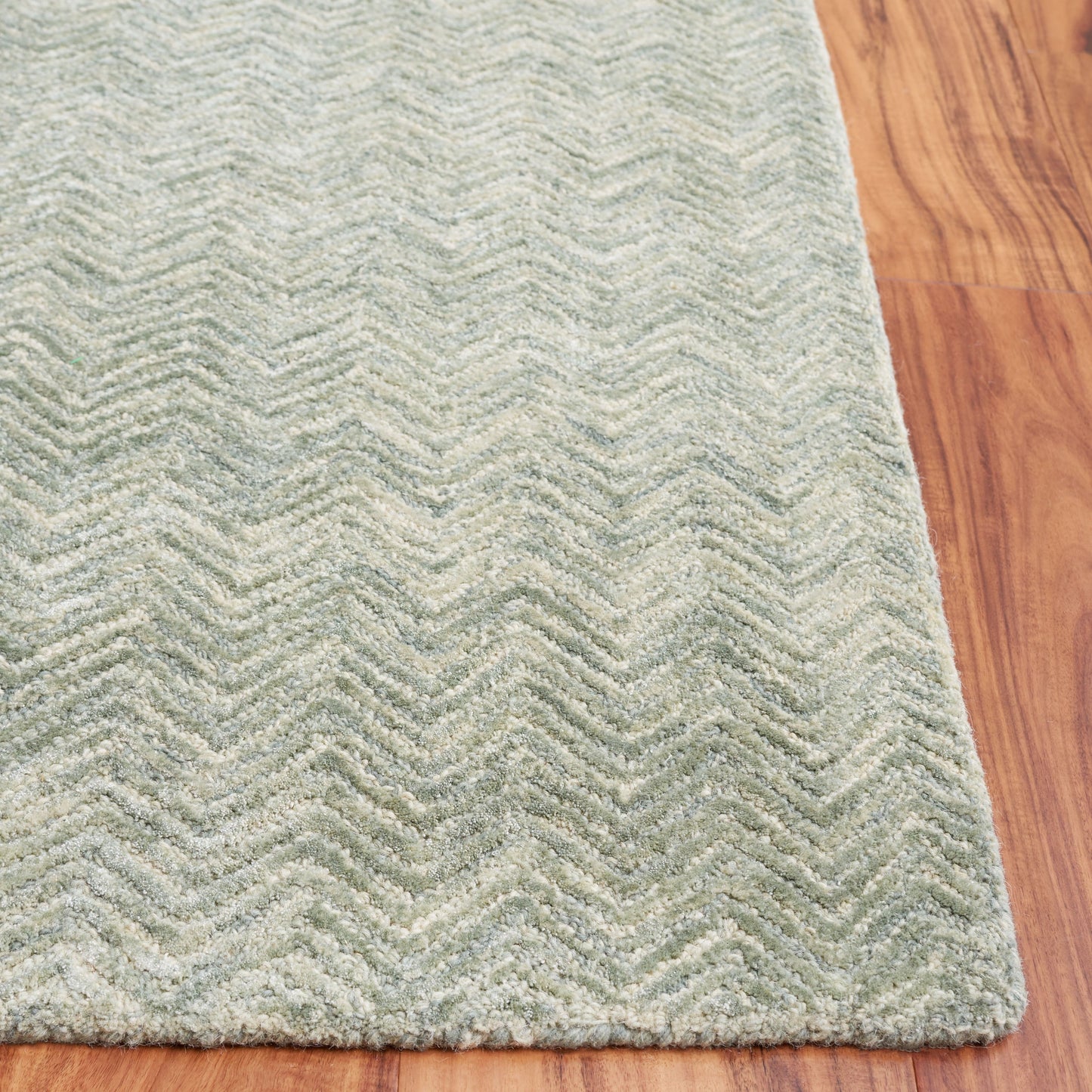 Tapis SAFAVIEH Glamour Ostilia Chevron en viscose fait main