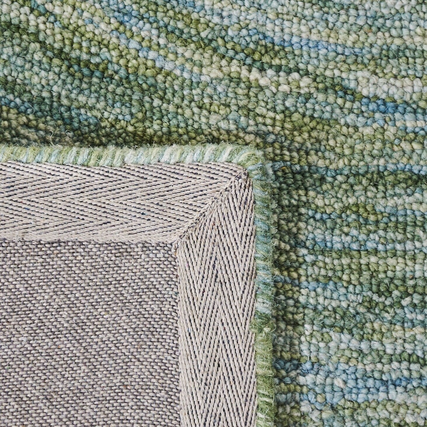 Tapis Maddison en laine ikat fait main SAFAVIEH