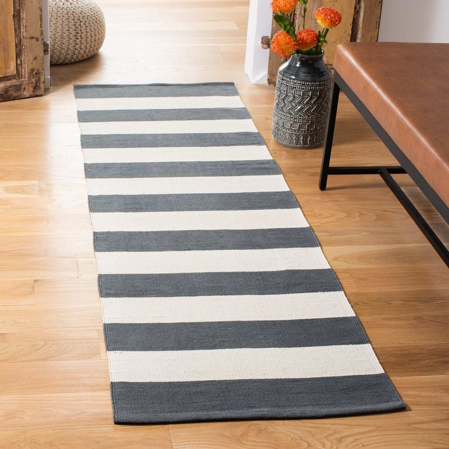 Tapis SAFAVIEH Montauk à rayures Geltrude en coton tissé plat fait main