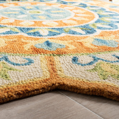 Tapis en laine Rianna Mandala fait main SAFAVIEH, une nouveauté.