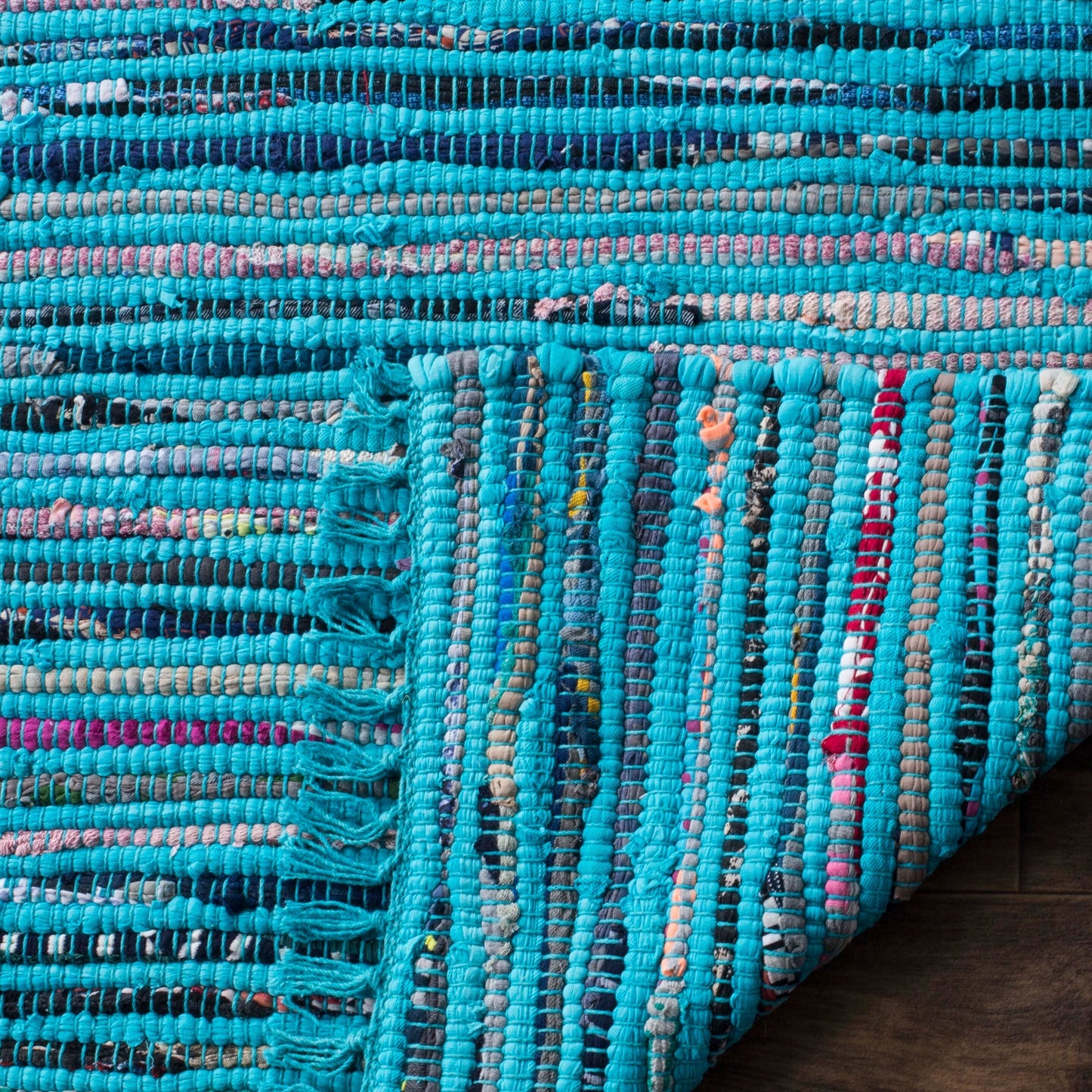 Tapis en coton à rayures fines fait main SAFAVIEH