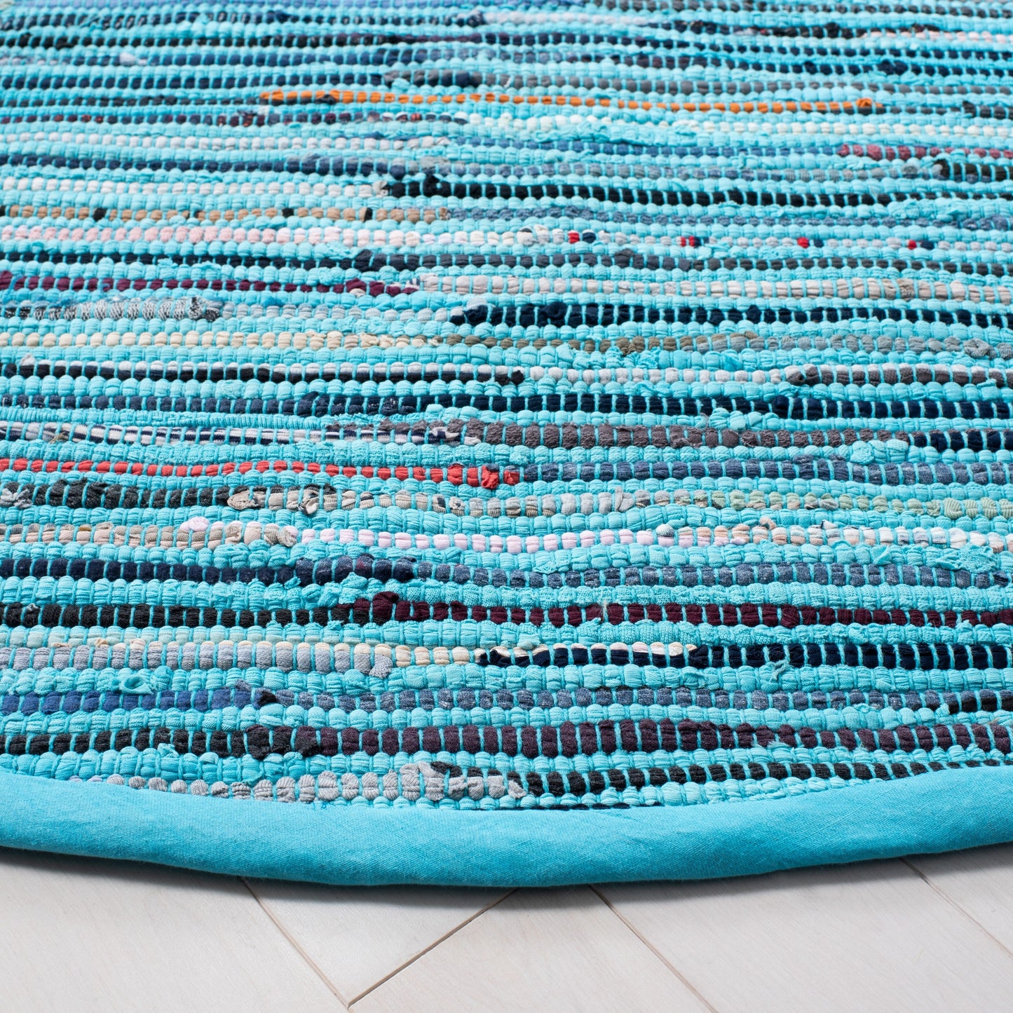 Tapis en coton à rayures fines fait main SAFAVIEH