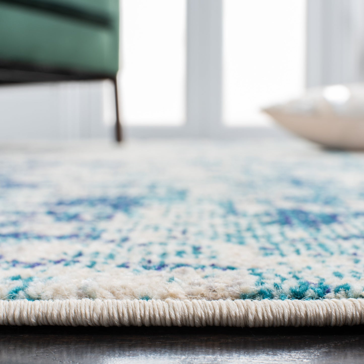 Tapis abstrait moderne SAFAVIEH Madison Carla