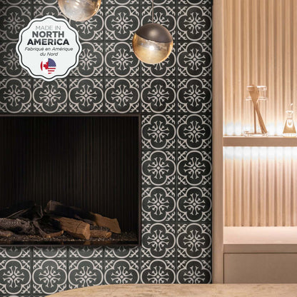 Dosseret Smart Tiles Peel and Stick 4 feuilles 7,75 x 7,75 - Vintage Girona Nera|Dosseret Smart Tiles peler et coller 7,75 x 7,75, 4 feuilles - Vintage Girona Nera