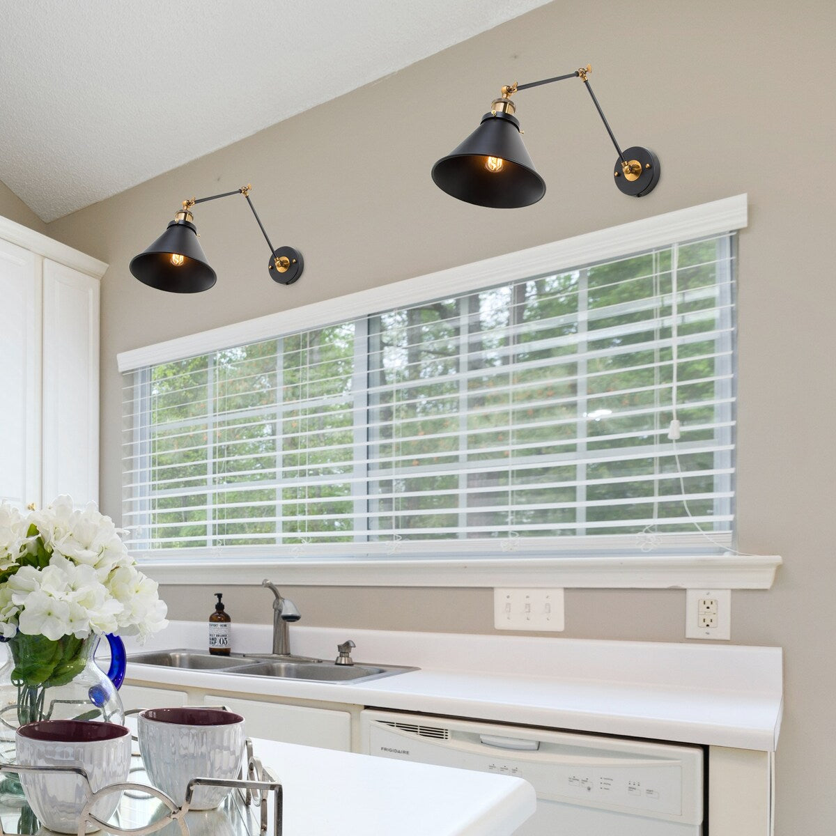 Ensemble de 2 appliques murales modernes à bras articulé réglable Malryn, à brancher ou à câblér