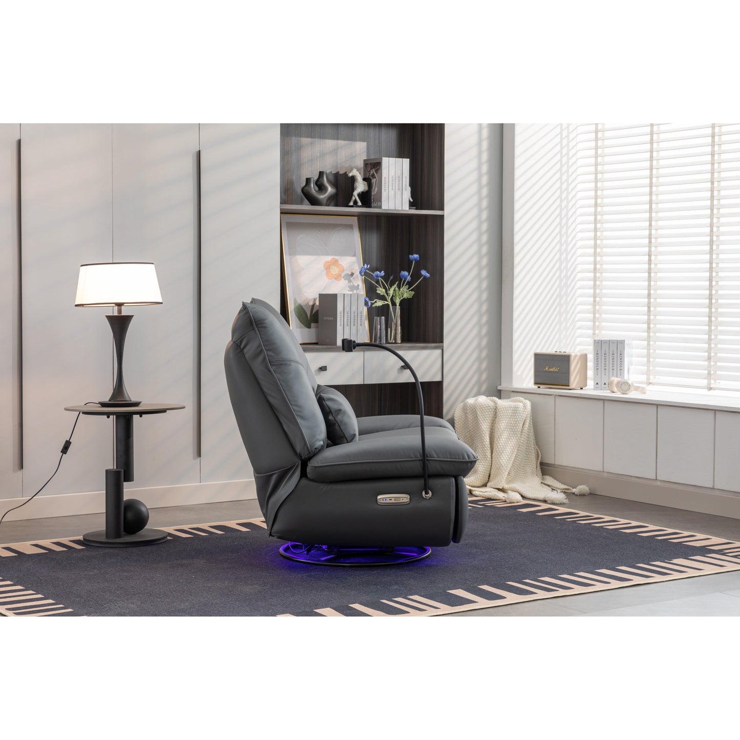 Fauteuil inclinable pivotant et électrique avec haut-parleurs Bluetooth, support de téléphone, ports de chargement USB et Type-C, rangement dissimulé des accoudoirs