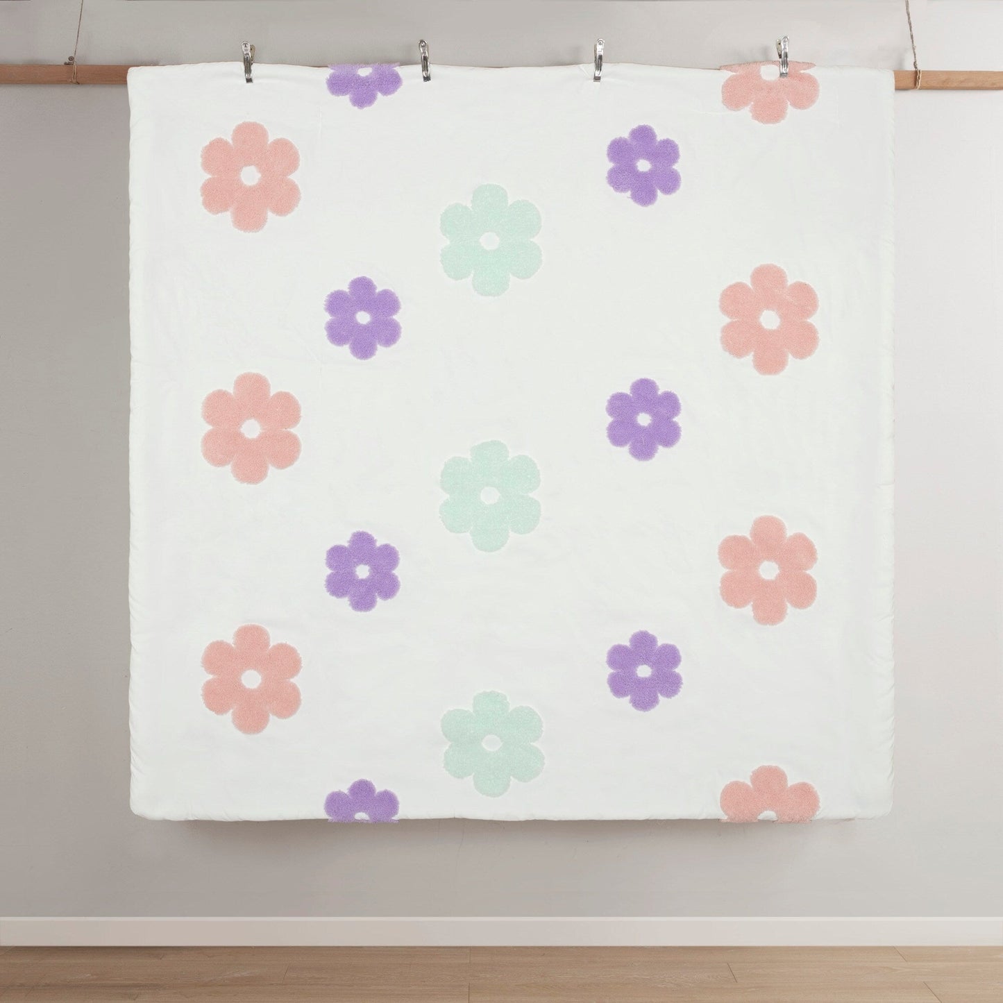 Parure de lit réversible en chenille tuftée à motif floral Madeline Kids d'Intelligent Design Kids