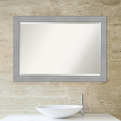 Miroir mural biseauté pour salle de bain - Cadre Vista en nickel brossé