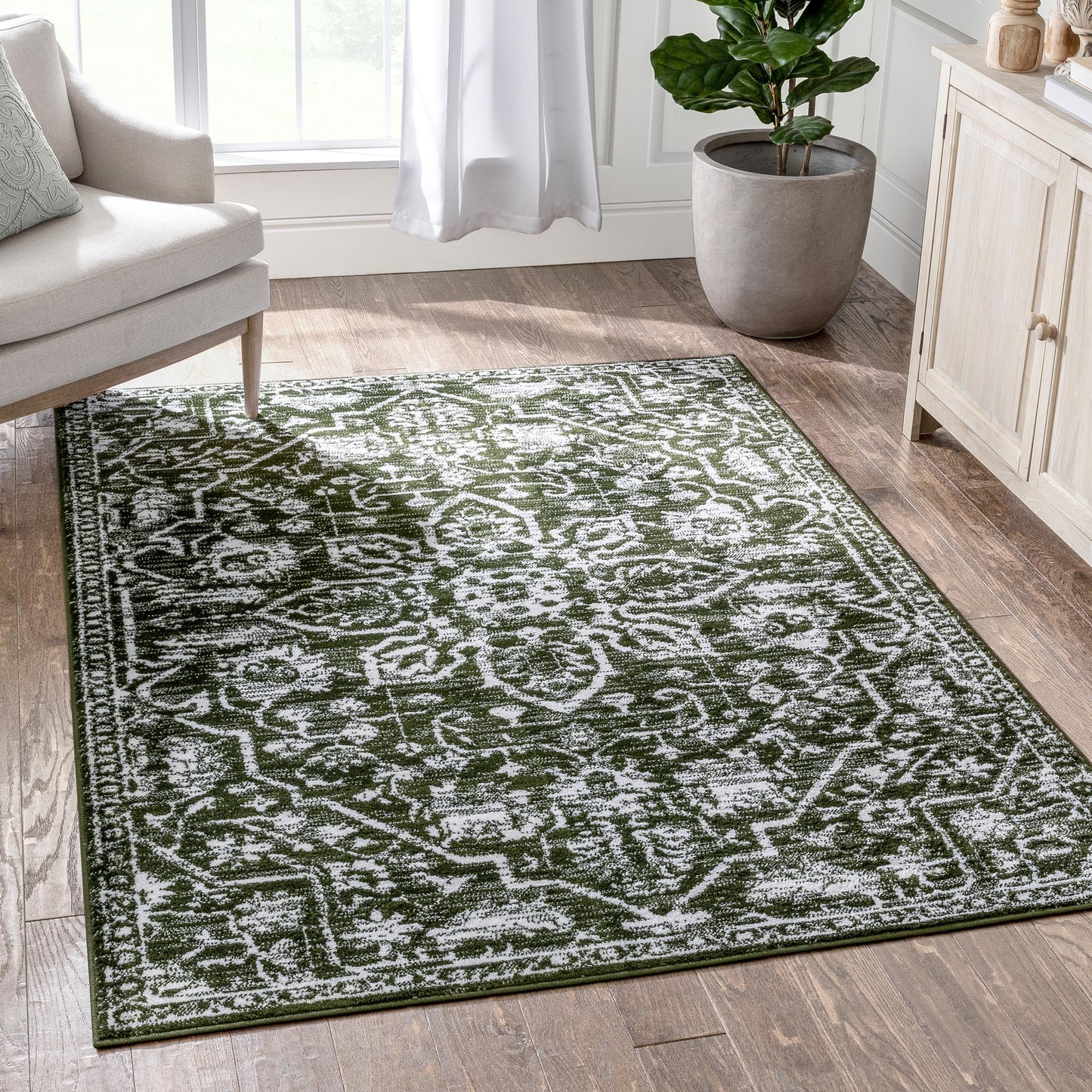 Tapis de sol bohème oriental vintage à motif floral, tissé avec soin et éblouissant.