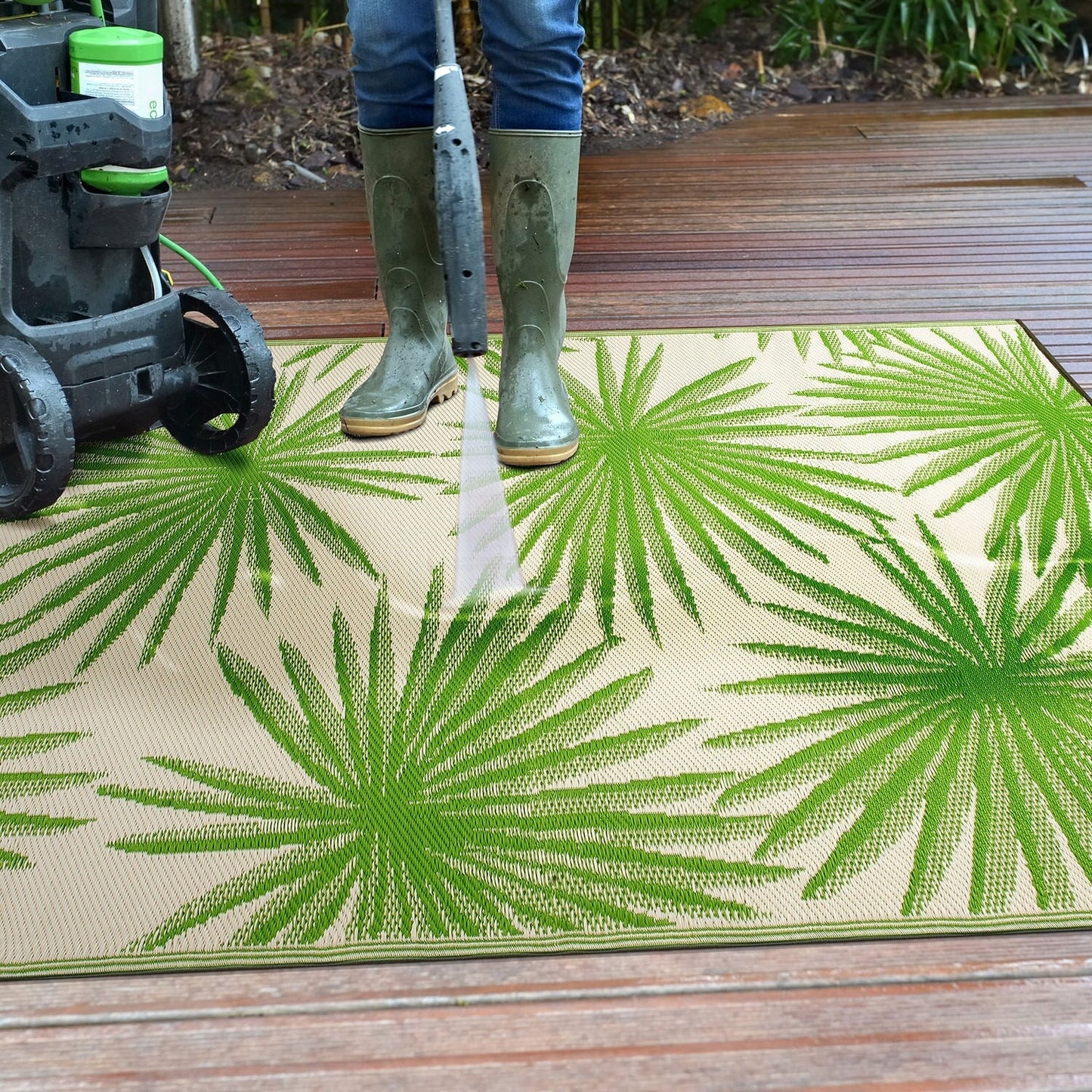 Tapis d'extérieur réversibles en plastique recyclé à motif floral tropical de World Rug Gallery