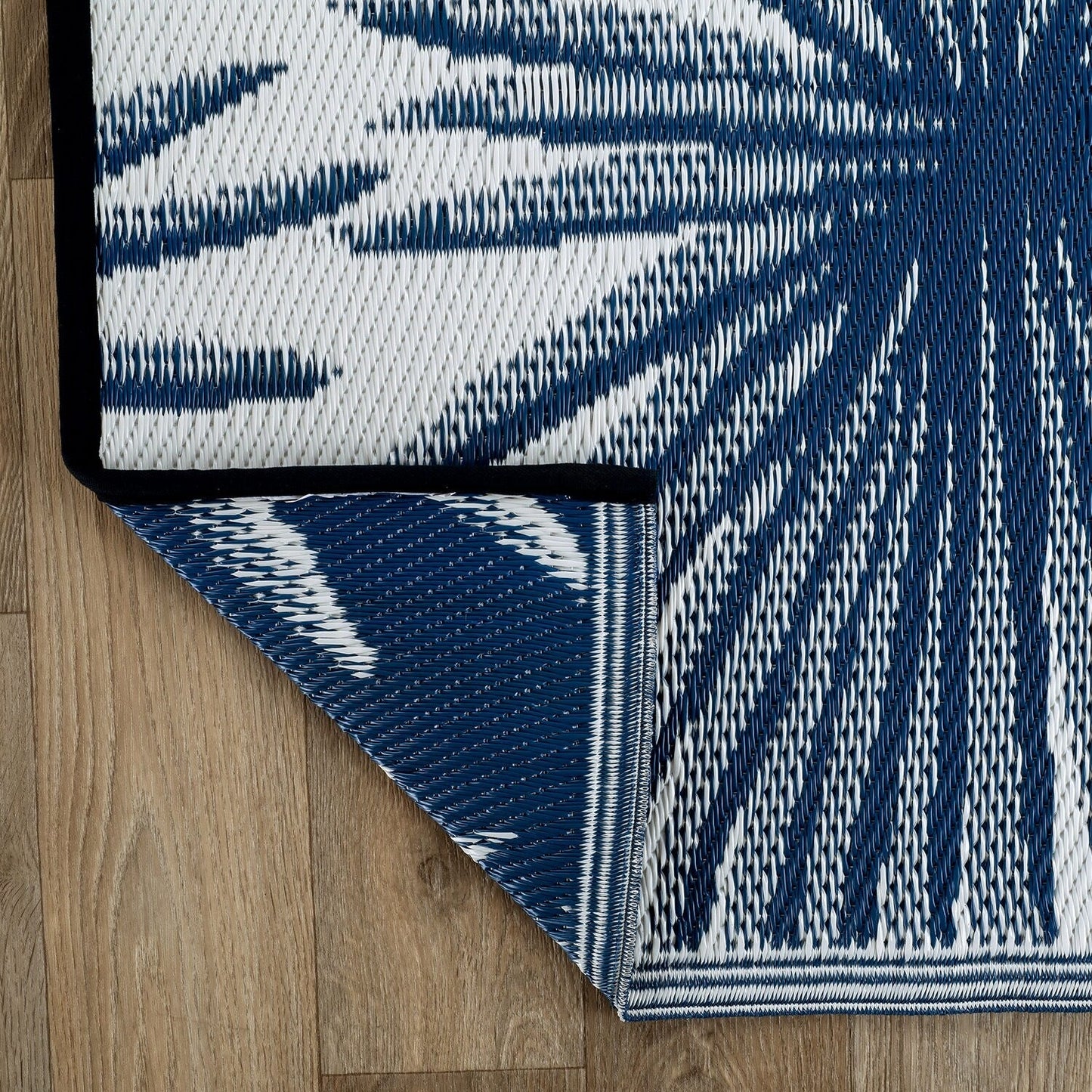 Tapis d'extérieur réversibles en plastique recyclé à motif floral tropical de World Rug Gallery