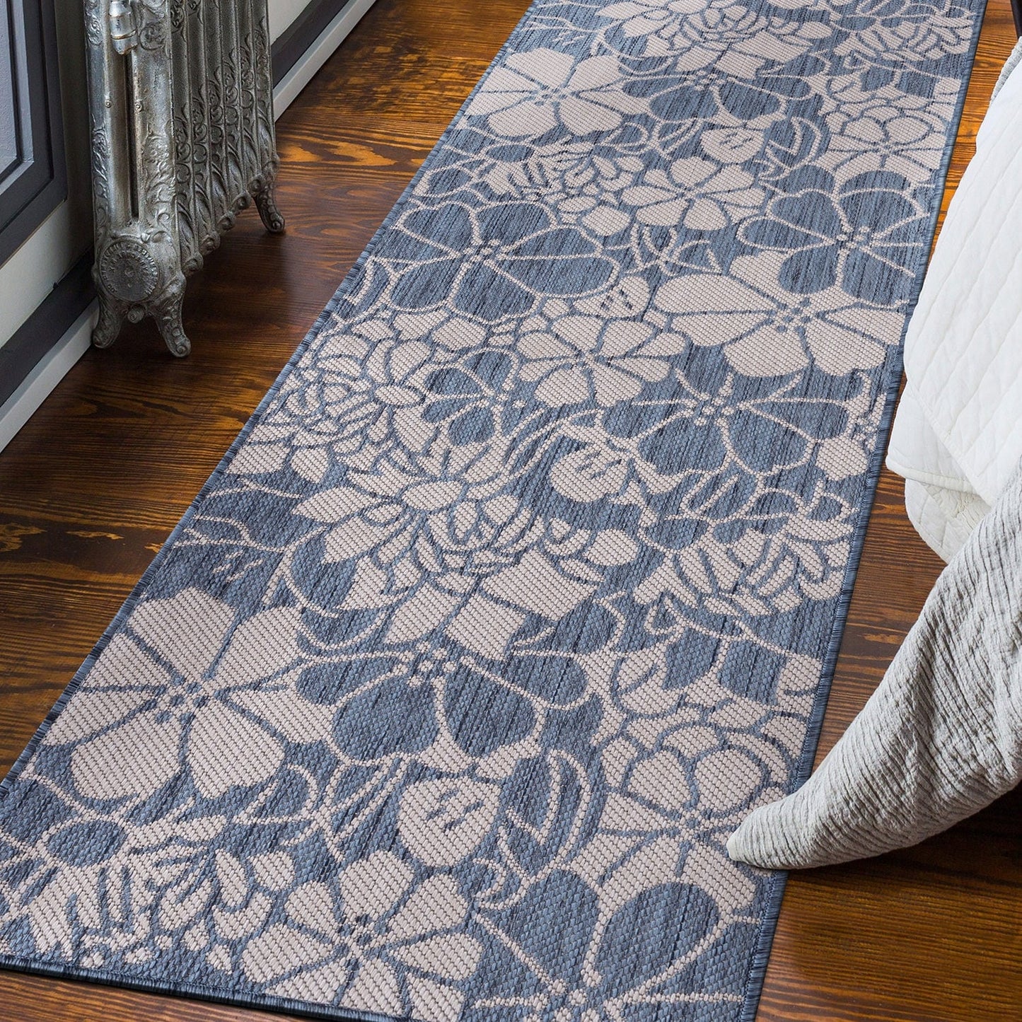 Tapis d'intérieur/extérieur moderne à motif floral texturé World Rug Gallery