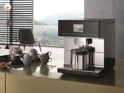 Miele CM 6160 Milk Perfection Espresso Machine | Machine à espresso Milk Perfection CM 6160 de Miele