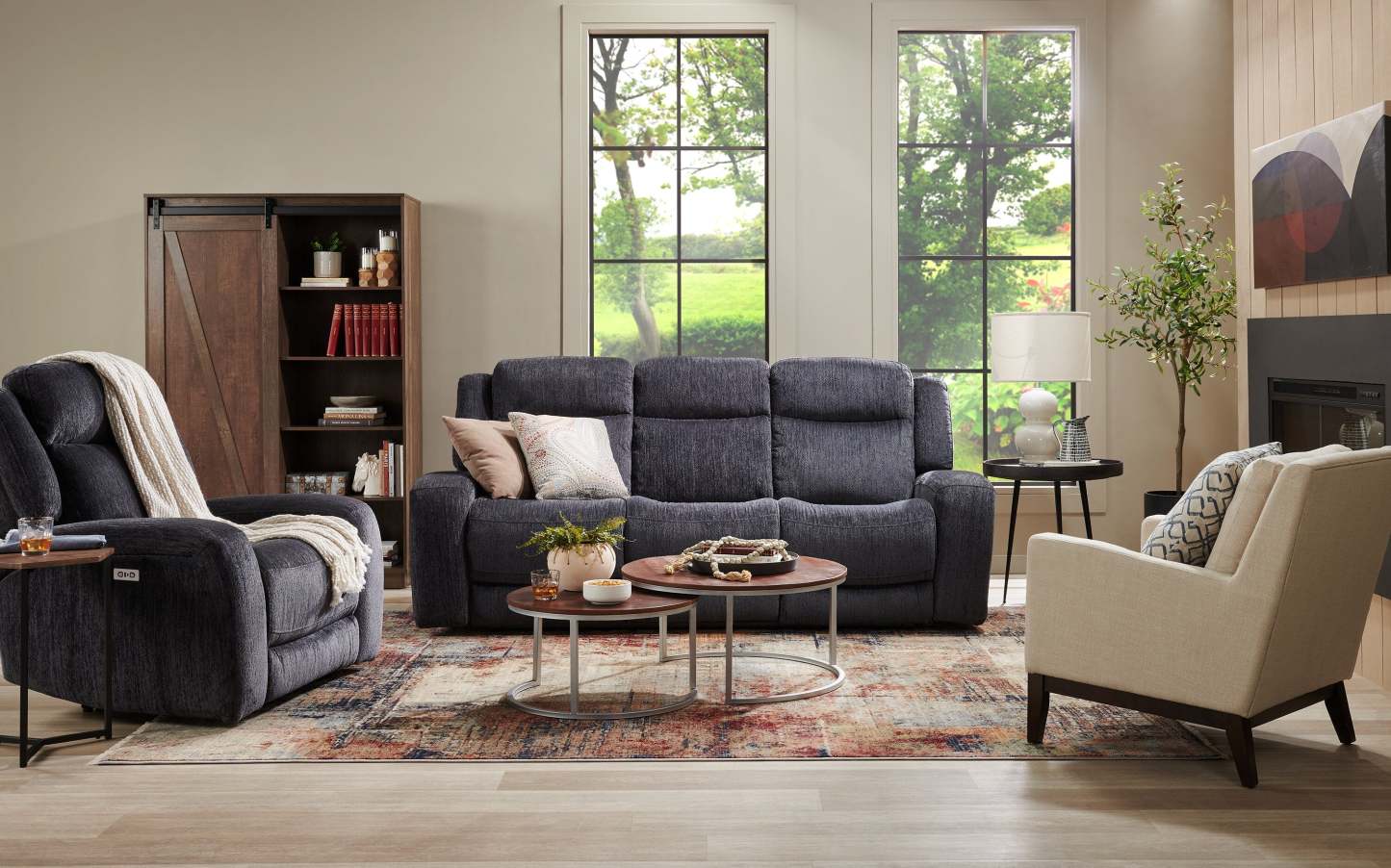 Cleo 15.7 Chairside Table - Marron avec Pieds Métal Noir|Table de fauteuil Cleo de 15,7 po - brune avec pattes en métal noir