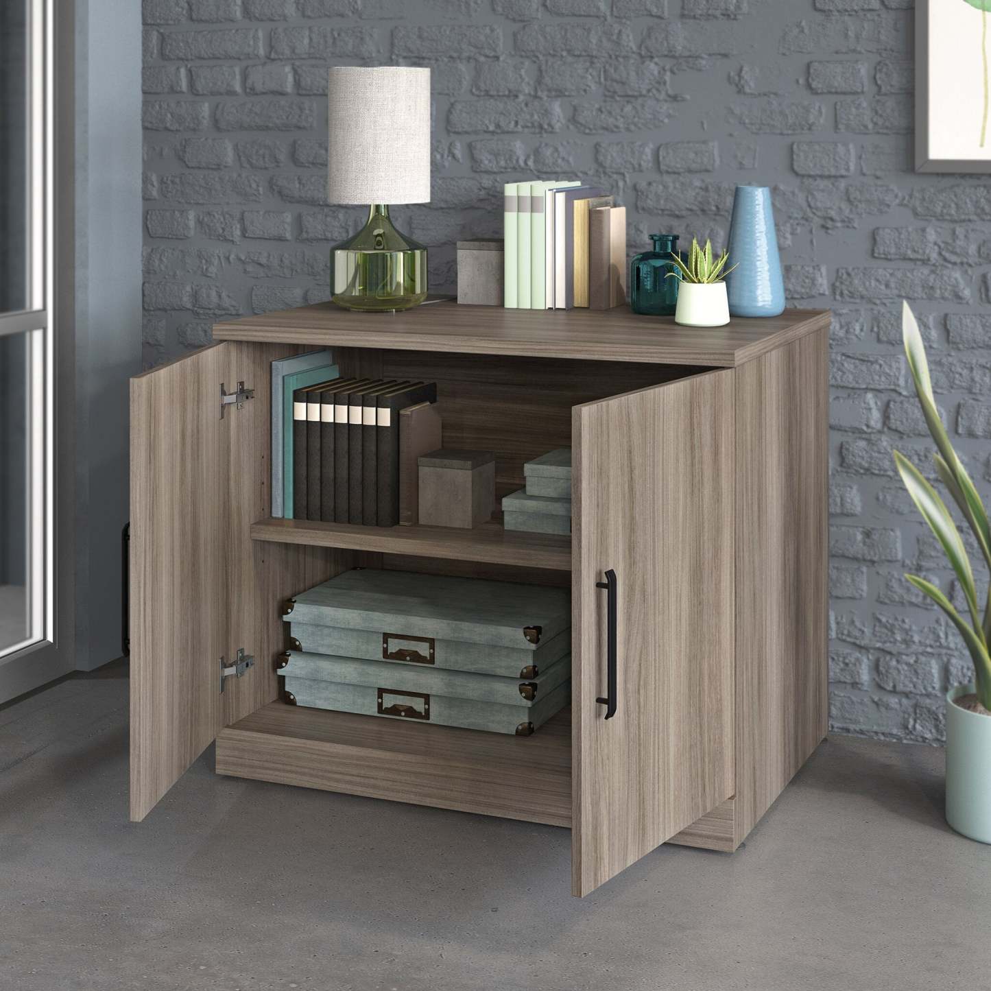 Affirm 35.43 Commercial Grade Storage Cabinet - Hudson Elm|Armoire de rangement Affirm de 35,43 po de qualité commerciale - orme Hudson