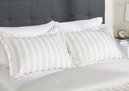 Ambrose 3-Piece King Comforter Set - Oatmeal | Ensemble d’édredon Ambrose 3 pièces pour très grand lit - avoine