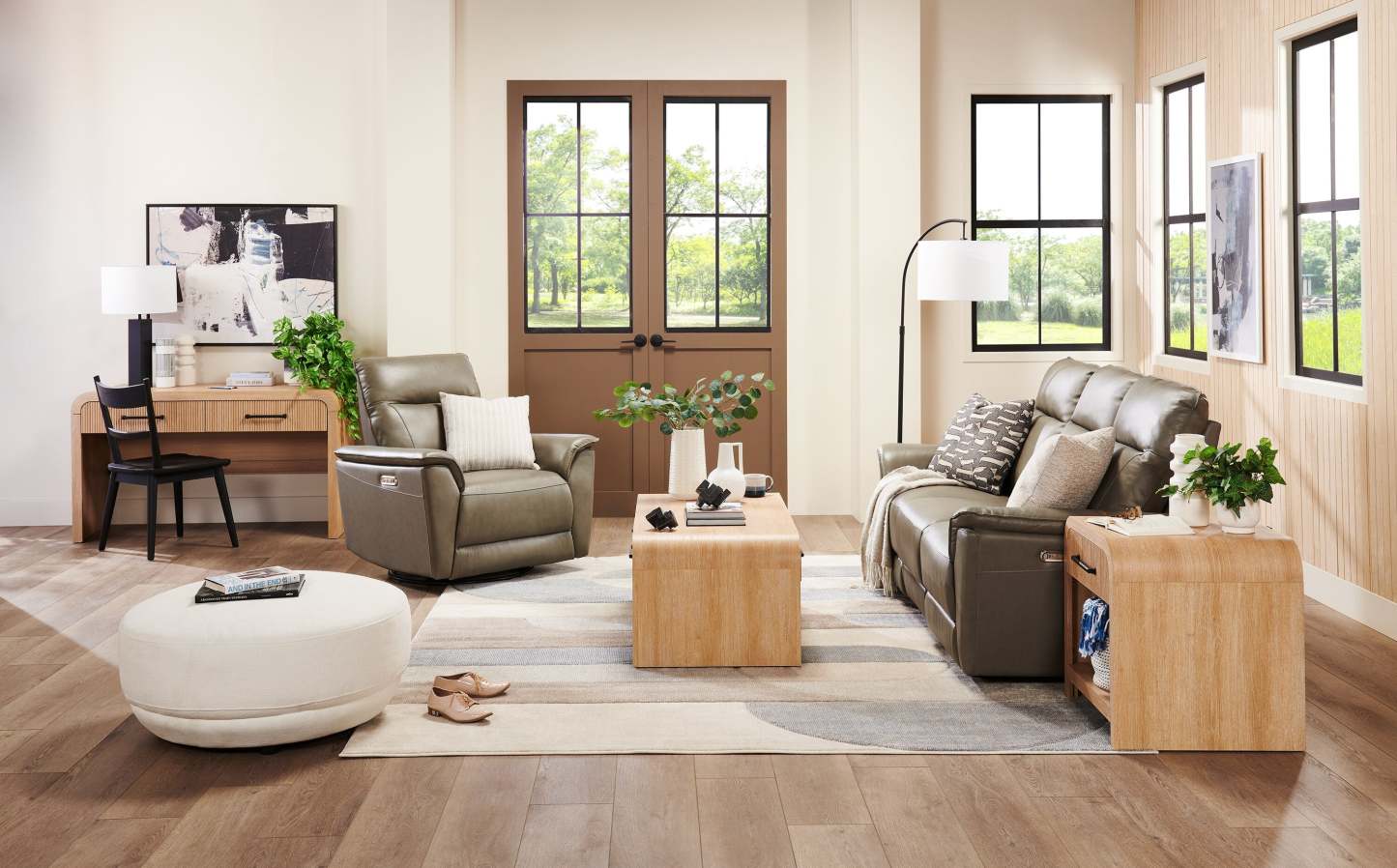 Chateau d'Ax Angelo 84.25 Canapé en cuir véritable inclinable électriquement avec appuie-têtes électriques - Gris | Canapé à inclinaison électrique Angelo de Château d'Ax de 84,25 po en cuir véritable avec appuie-têtes électriques - gris