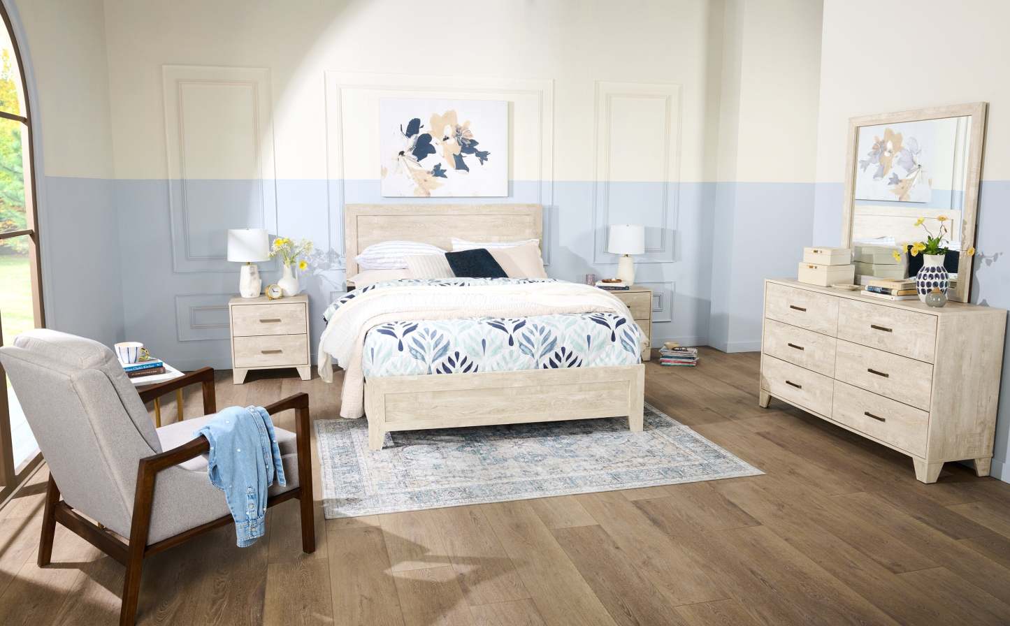 Commode à 6 tiroirs pour chambre à coucher Arbor, 58,7 L x 33,3 H - Bois flotté blanc | Commode de chambre à coucher Arbor de 58,7 po (L) x 33,3 po (H) à 6 tiroirs - bois de grève blanc