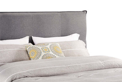Lit plateforme rembourré Asha en tissu gris, capitonné - Queen Size | Lit plateforme rembourré Asha en tissu gris capitonné - format grand lit
