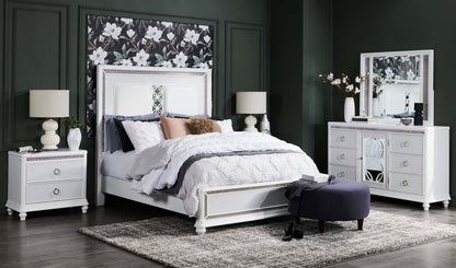 Table de nuit Ava à 2 tiroirs avec lumière LED, 32,5 W x 28 H, Glam - Blanc | Table de nuit somptueuse Ava de 32,5 po (L) x 28 po (H) à 2 tiroirs avec éclairage à DEL - blanche