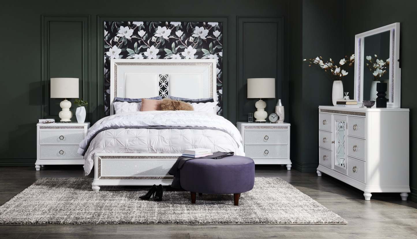 Table de nuit Ava à 2 tiroirs avec lumière LED, 32,5 W x 28 H, Glam - Blanc | Table de nuit somptueuse Ava de 32,5 po (L) x 28 po (H) à 2 tiroirs avec éclairage à DEL - blanche