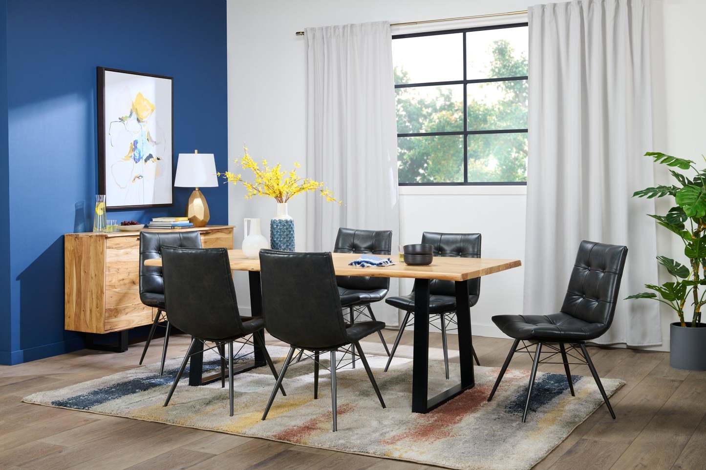 Chaise de salle à manger Avis avec tissu en cuir végétalien, métal - Noir | Chaise de salle à manger Avis en tissu de cuir végétalien et en métal - noire