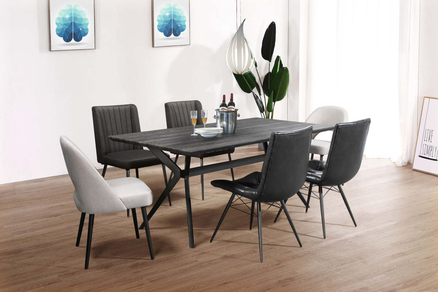 Chaise de salle à manger Avis avec tissu en cuir végétalien, métal - Noir | Chaise de salle à manger Avis en tissu de cuir végétalien et en métal - noire