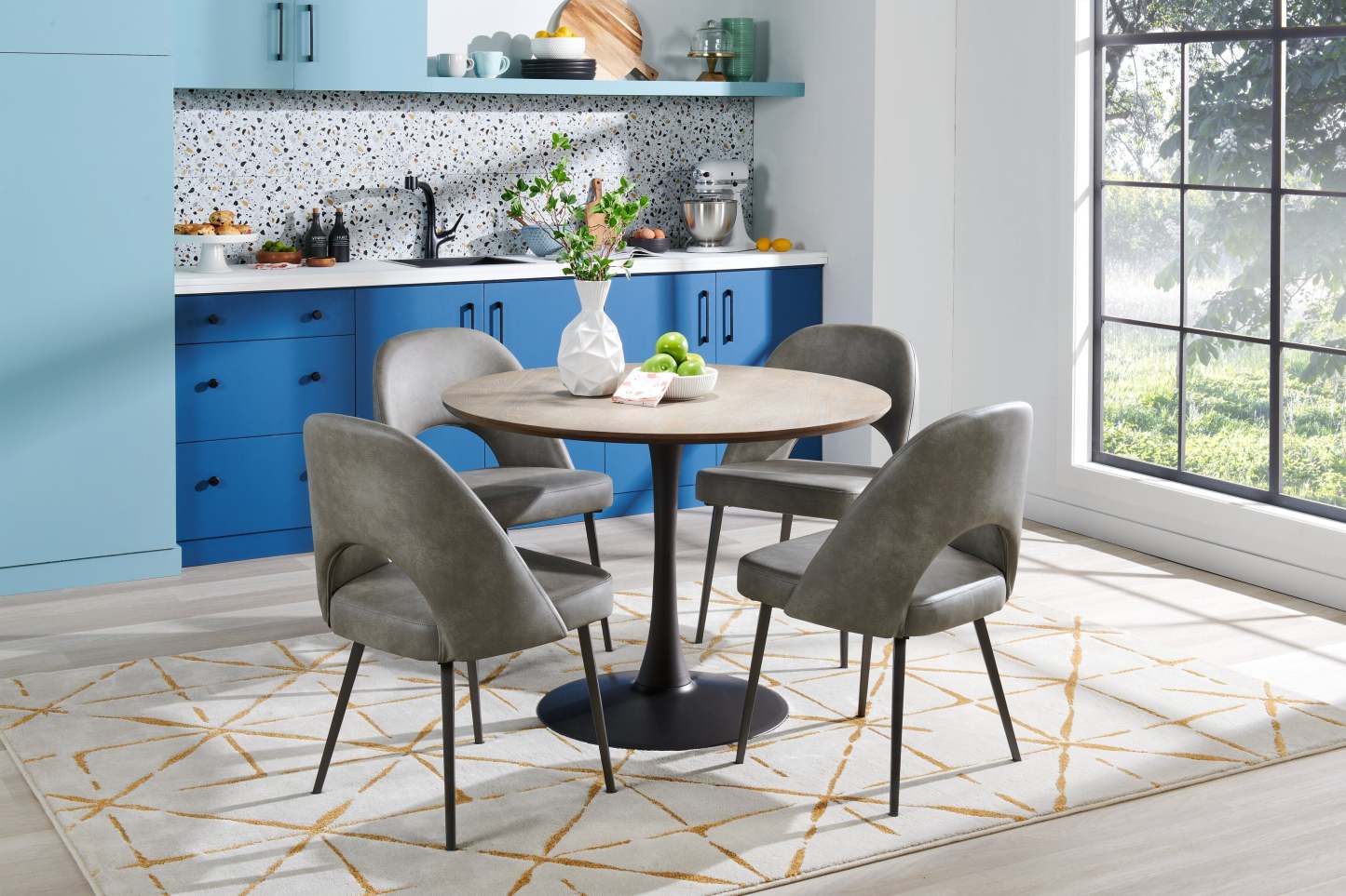 Chaise de salle à manger Bay de Kort & Co. en tissu de cuir végétalien et en métal - grise