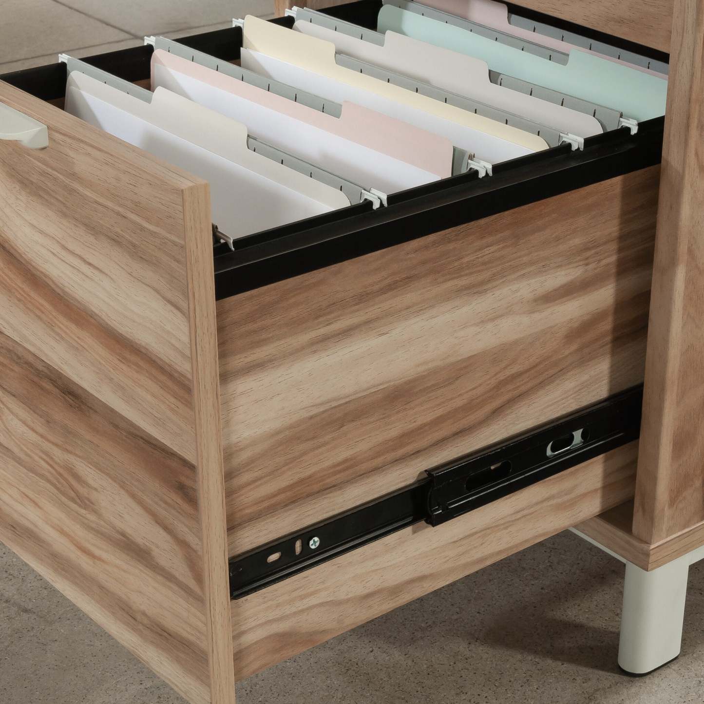 Bergen Circle 15.75 Commercial Grade File Towwr with 2-Drawers & Cubby - Natural Wood | Tour de classement Bergen Circle de 15,75 po de qualité commerciale avec 2 tiroirs et compartiment - bois naturel
