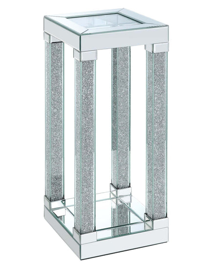 Berni 12 Glam Mirror &amp; Glass Top Chairside Table with Shelf - Silver Metal with Diamond Look Legs|Table de fauteuil somptueuse Berni de 12 po avec dessus en miroir et en verre et tablette - métal argenté avec pattes à apparence de diamant