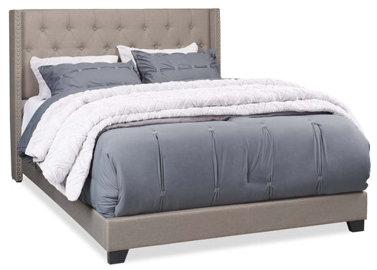 Lit à oreilles rembourré Brady en tissu gris clair avec motif clouté, capitonné avec boutons - Queen Size | Lit rembourré à oreilles Brady en tissu gris clair avec clous décoratifs et capitonnage à boutons - format grand lit