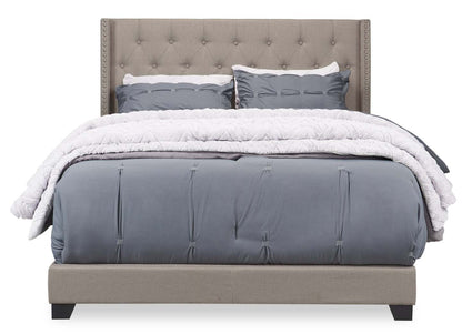 Lit à oreilles rembourré Brady en tissu gris clair avec tête de clou, capitonné par boutons - Pleine grandeur | Lit rembourré à oreilles Brady en tissu gris clair avec clous décoratifs et capitonnage à boutons - format lit double