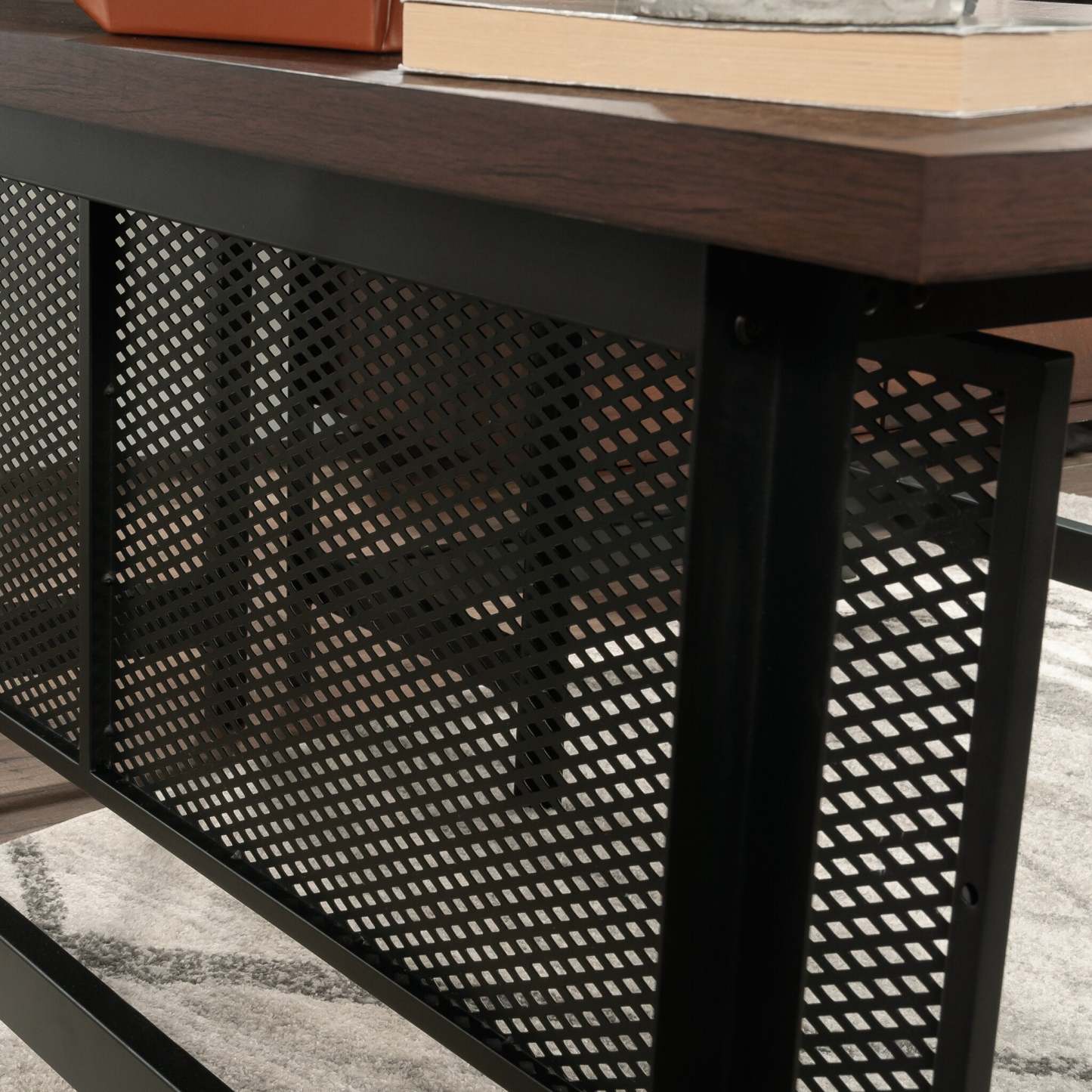 Bureau d’ordinateur en forme de L Briarbrook de 65,98 po de qualité commerciale à 3 tiroirs - brun