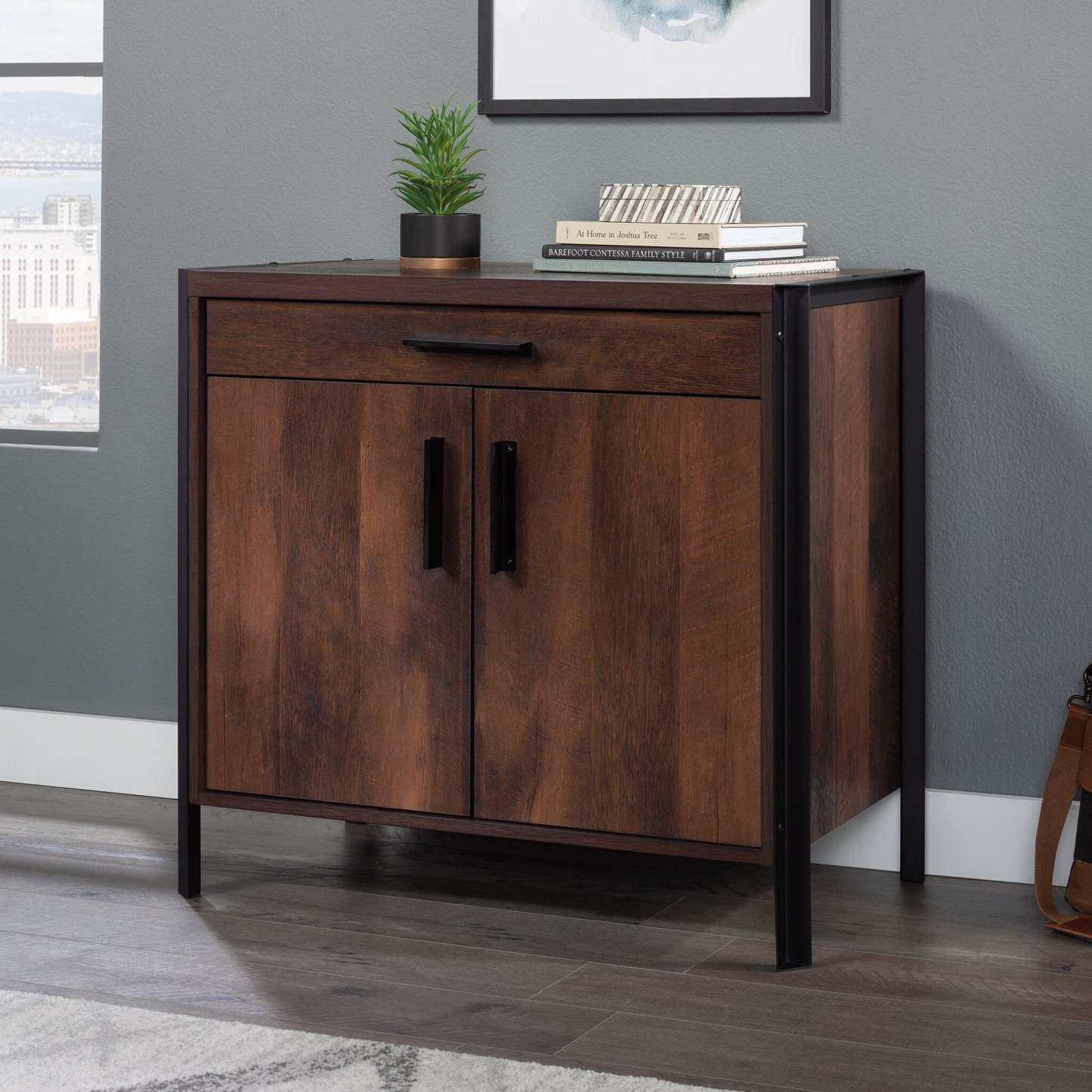 Briarbrook 32.17 Commercial Grade Utility Cabinet - Brown|Armoire tout usage Briarbrook de 32,17 po de qualité commerciale - brune