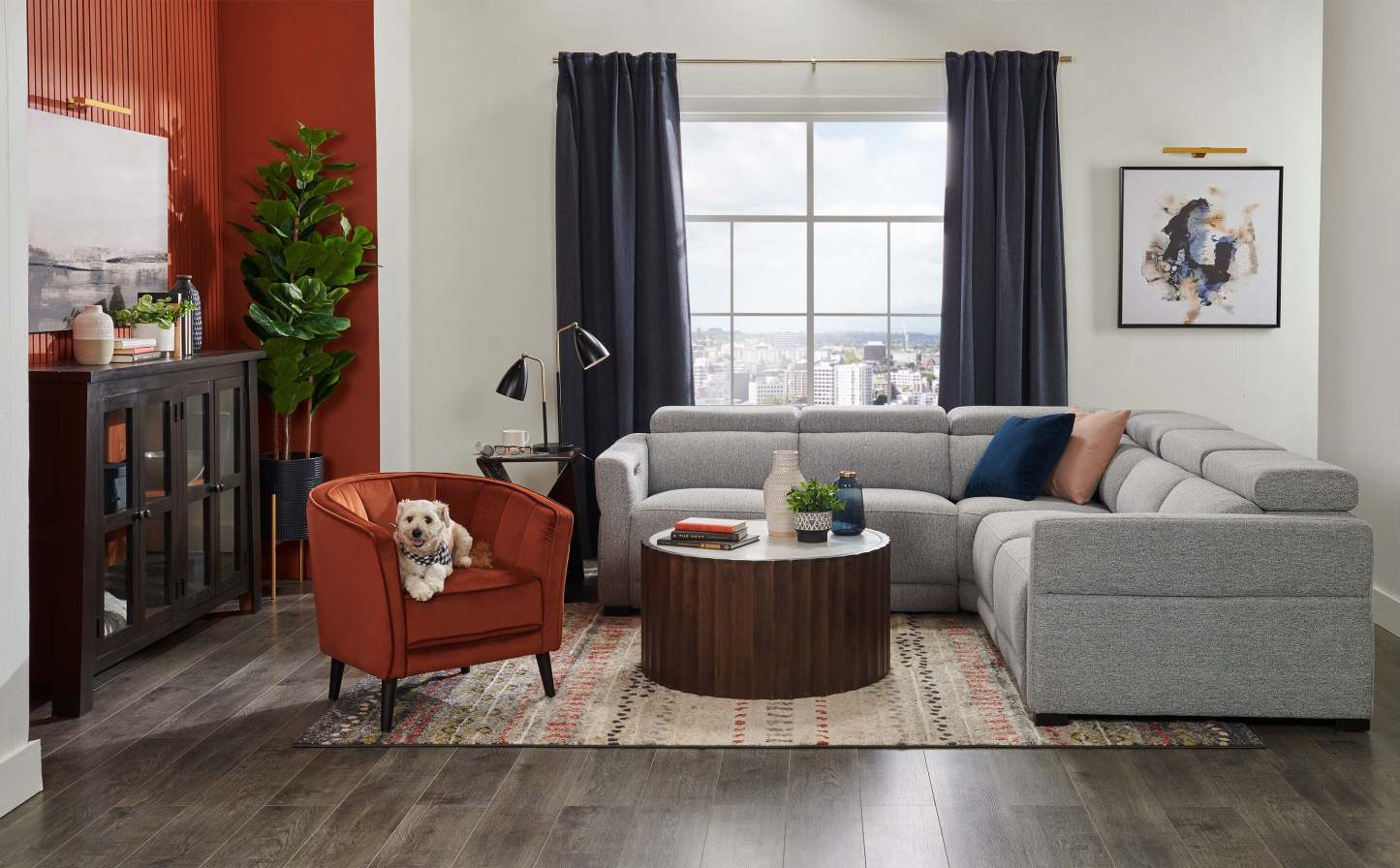 Chaise d'appoint en tissu velours Brinley 29 avec pieds en bois - Orange | Fauteuil d'appoint Brinley de 29 po en tissu de velours avec pattes en bois - orange