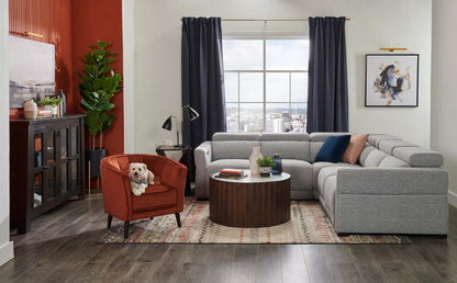 Chaise d'appoint en tissu velours Brinley 29 avec pieds en bois - Orange | Fauteuil d'appoint Brinley de 29 po en tissu de velours avec pattes en bois - orange