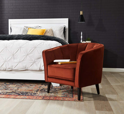 Chaise d'appoint en tissu velours Brinley 29 avec pieds en bois - Orange | Fauteuil d'appoint Brinley de 29 po en tissu de velours avec pattes en bois - orange