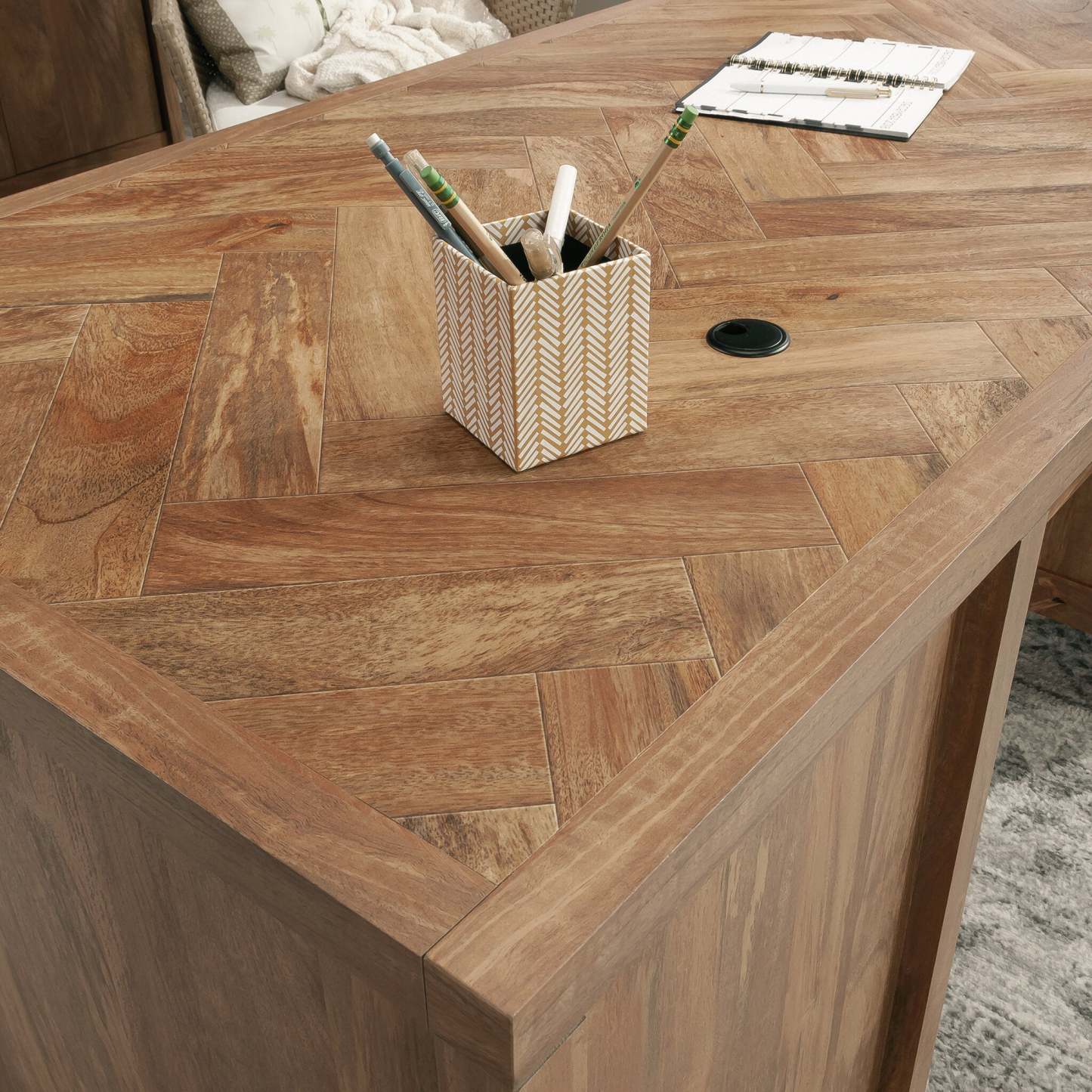 Bureau de direction Cannery Bridge de 66 po de qualité commerciale à 6 tiroirs - brun