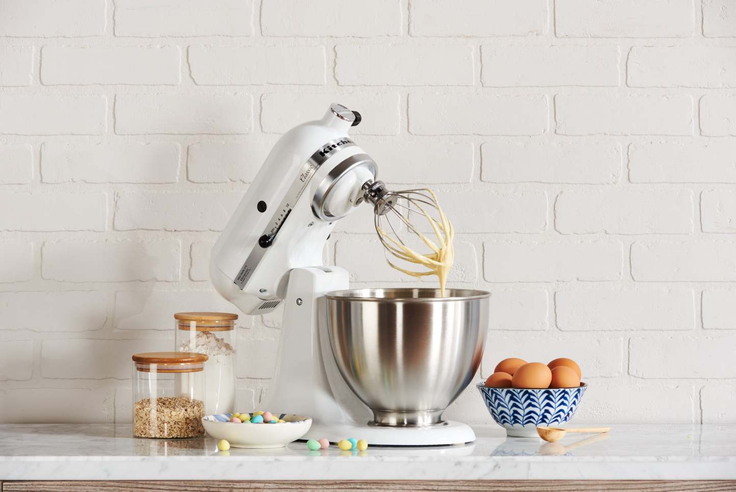 Batteur sur socle à tête inclinable KitchenAid de série ClassicMD de 4,5 pintes - K45SSWH|K45SSTWH