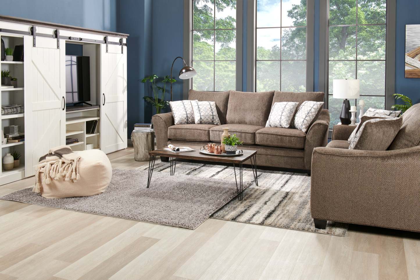 Casey 16 Rustic Chairside Table with Storage and Shelf - Brown Wood|Table de fauteuil rustique Casey de 16 po avec rangement et tablette - bois brun