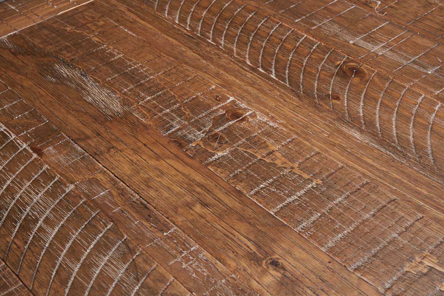 Table de salle à manger Cèdre en bois de pin, base à tréteaux, 72,07 po - Brune | Table de salle à manger en cèdre, bois de pin, base à tréteaux, 72,07 W - Marron