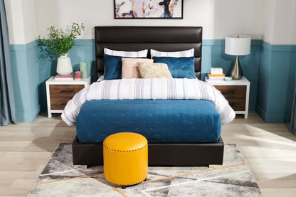 Kort &amp; Co. Lit plateforme rembourré Clay en tissu cuir végétalien marron, capitonné - Pleine grandeur | Lit plateforme rembourré Clay de Kort &amp; Co. en tissu de cuir végétalien brun capitonné - format lit double