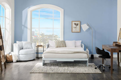 Cleo 15.7 Chairside Table - Marron avec Pieds Métal Noir|Table de fauteuil Cleo de 15,7 po - brune avec pattes en métal noir