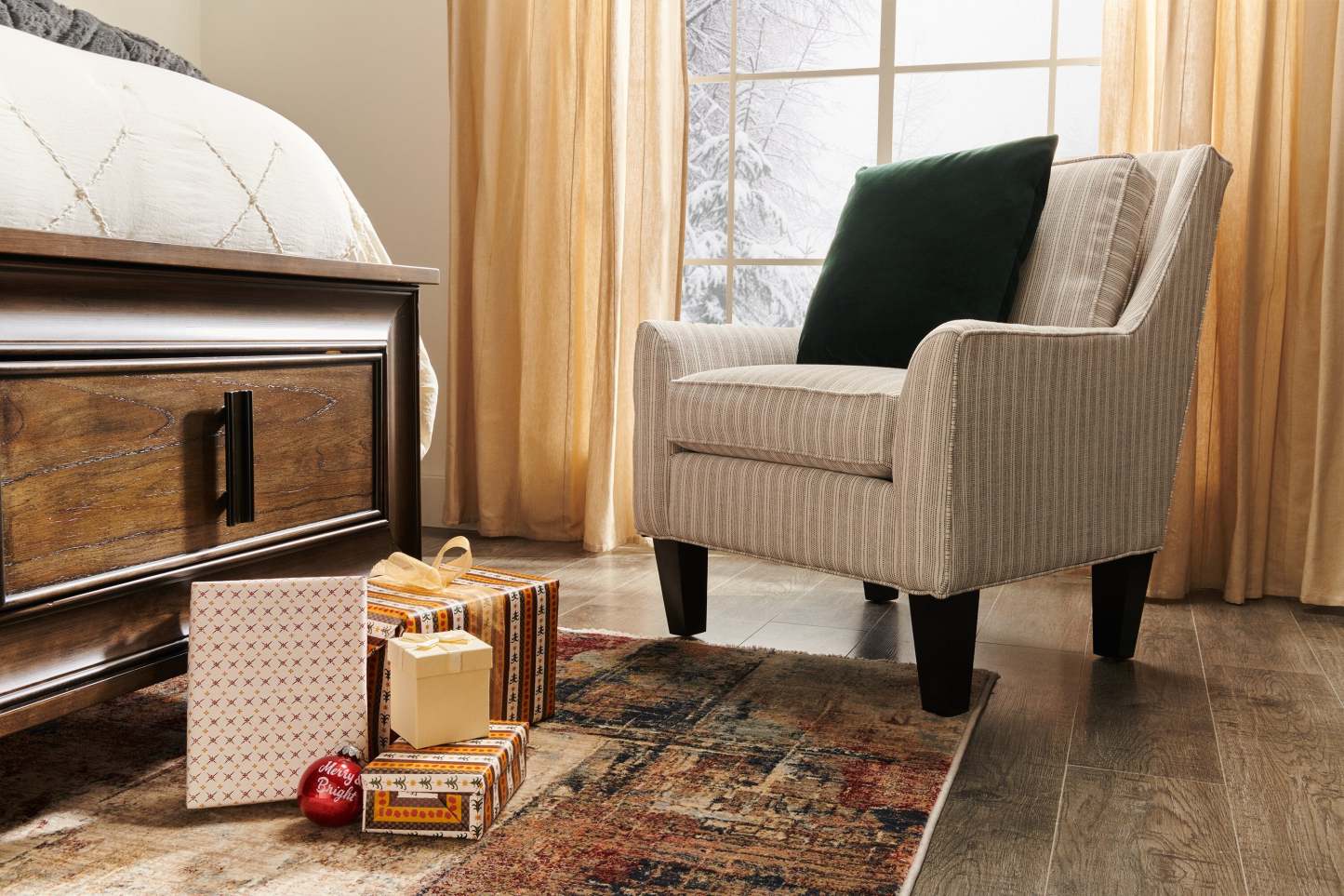 Fauteuil d'appoint club Sofa Lab personnalisable en tissu 29 po avec pattes en bois - blanc Dolphin White | Fauteuil d'appoint club Sofa Lab de 29 po fabriqué au Canada en tissu avec pattes en bois - blanc Dolphin White | CLUB1160