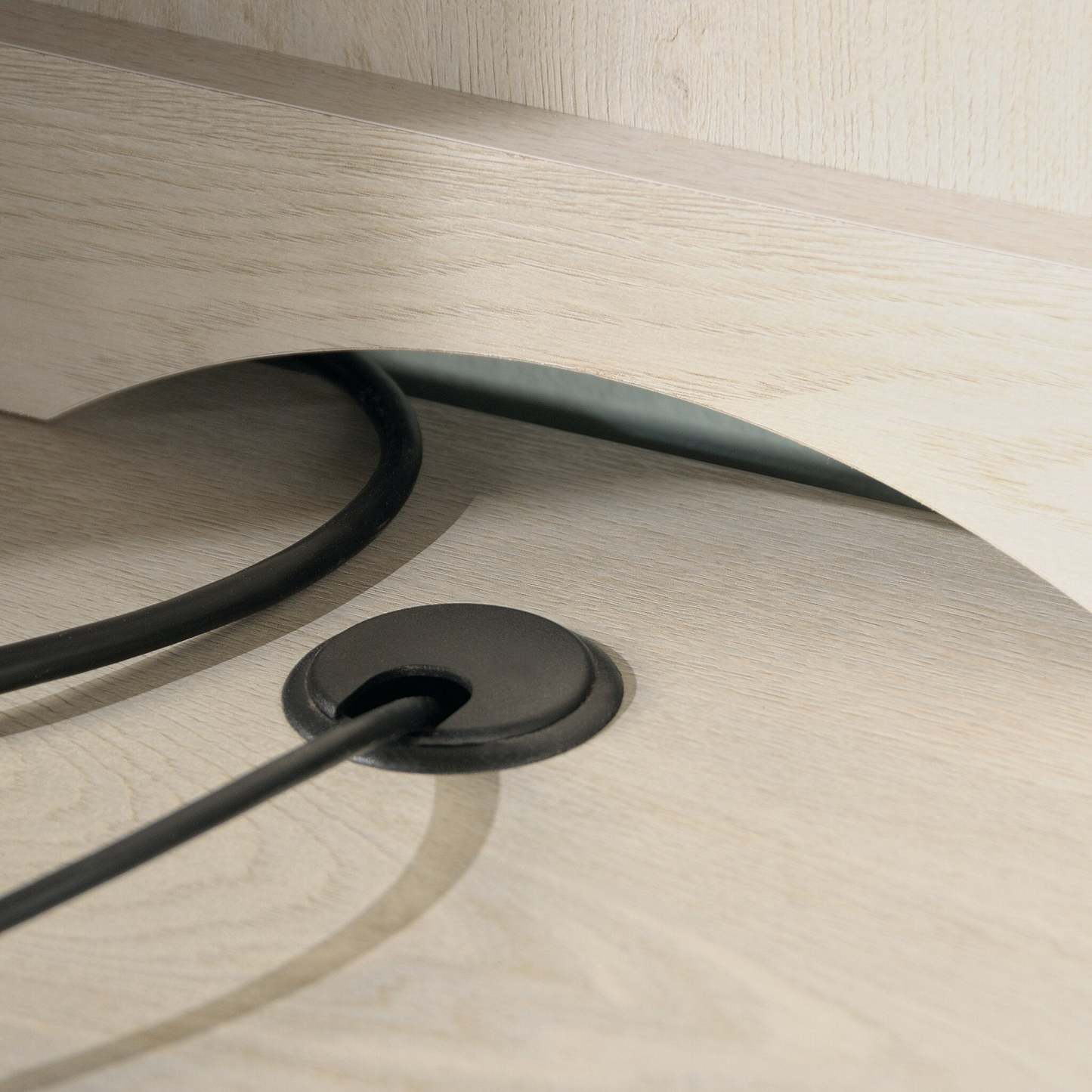 Costa 59.06 Commercial Grade Computer Hutch with Cubbyholes - Chalked Chestnut|Crédence d'ordinateur Costa de qualité commerciale avec compartiments ouverts - marron blanc