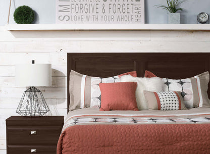 Lit à panneaux Yorkdale avec tête de lit et cadre, fabriqué au Canada, brun - Grand lit | Lit à panneau Yorkdale fabriqué au Canada avec tête de lit et cadre, brun - format grand lit