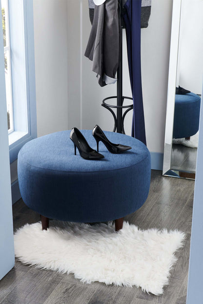 Fabriqué au Canada Sofa Lab personnalisable Pouf The Curve 31 en tissu d'apparence lin - Pax bleu marine | Pouf The Curve de Sofa Lab de 31 po fabriqué au Canada en tissu d'apparence lin - bleu Pax Navy | CURV3149